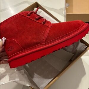 red authentic uggs.